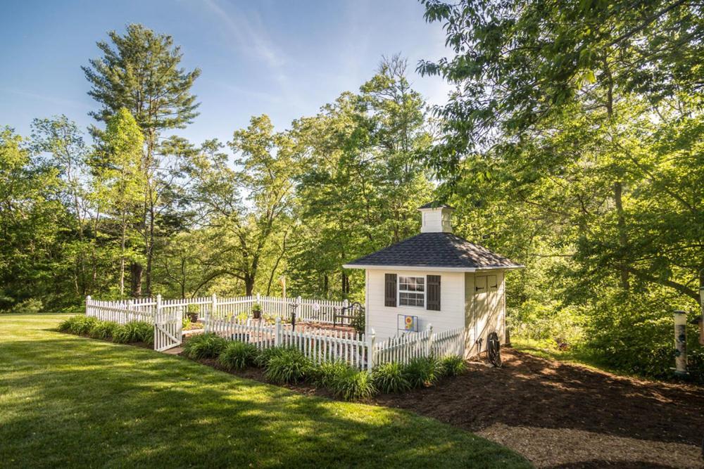 Bed & Breakfast On Tiffany Hill Mills River Exterior foto